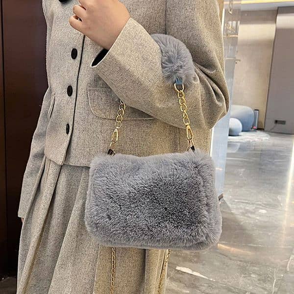 HIGH QUALITY FUR BAG FOR GIRLS AND WOMEN VERY HIGH QUALITY 2