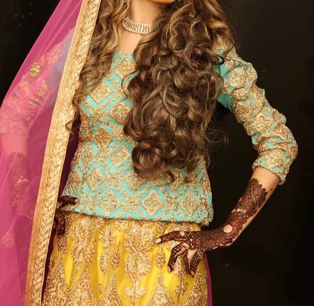 mehndi lehnga (only used once) 4