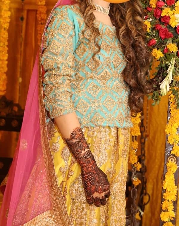 mehndi lehnga (only used once) 5