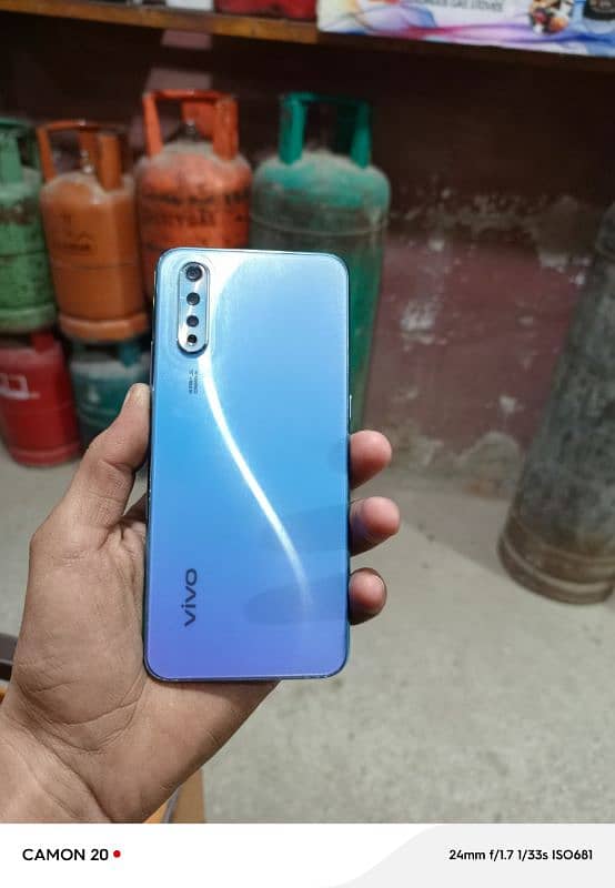 vivo s1 ha 4/128 jis bhai ke samaj me aye rbta kre 2