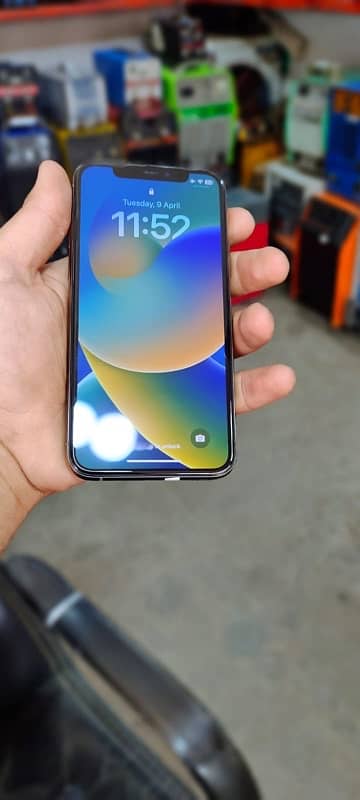 iPhone 11 Pro 0