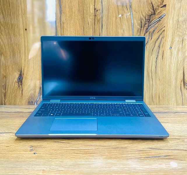 Dell Precision 3550 i7-10thGen 16GbRam 256GbSSD 2Gb Nvidia Quadro P520 2