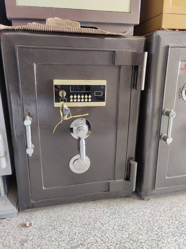 digital lockers. safe lockers. digital safe locker. money safe locker. 10