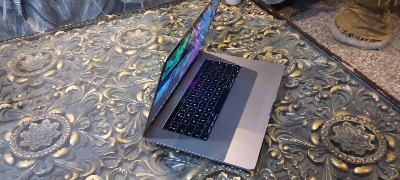 Msckbook pro 15 inch 2017 Memory 16 GB & 256 1