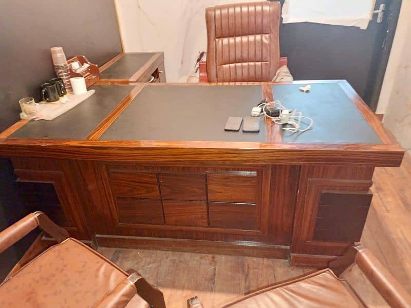 sale office tables and boss chair 4