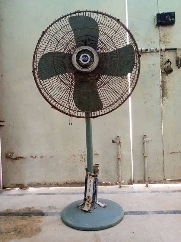 Wahid Pedestal Fan 24" 1