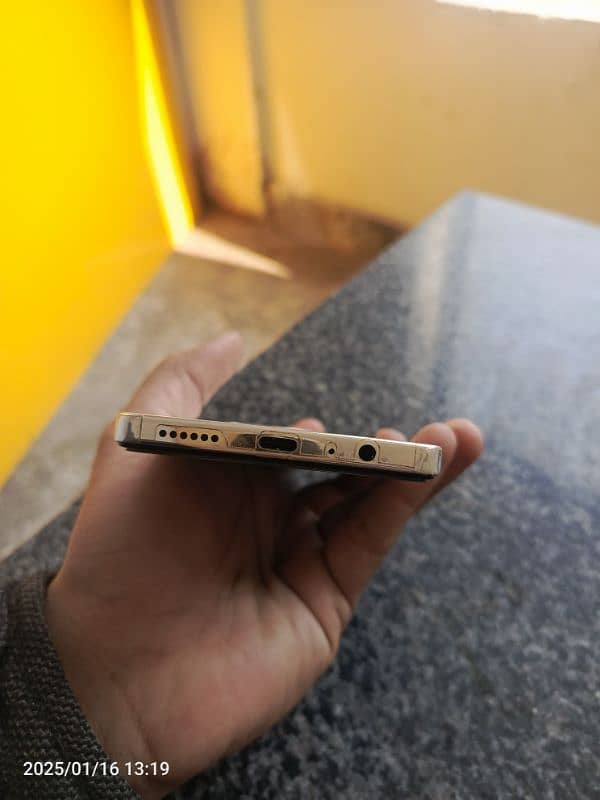 Tecno camon 30  8gb/256 gb 5