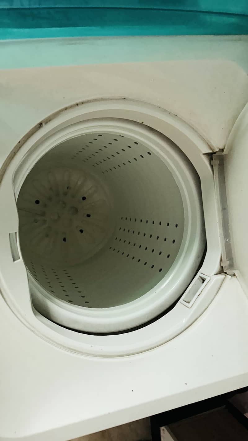 Kenwood washing machine 2 in 1 with dryer 3