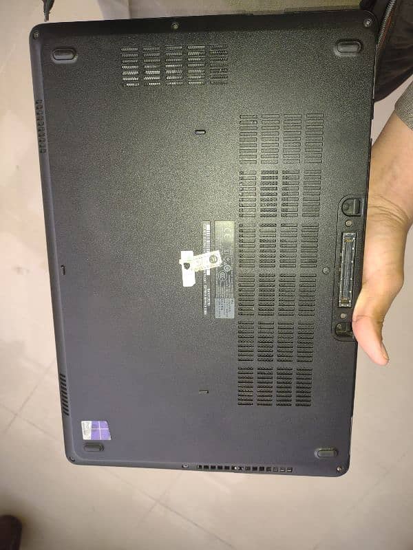 Dell latitude E5470  in good condition 1