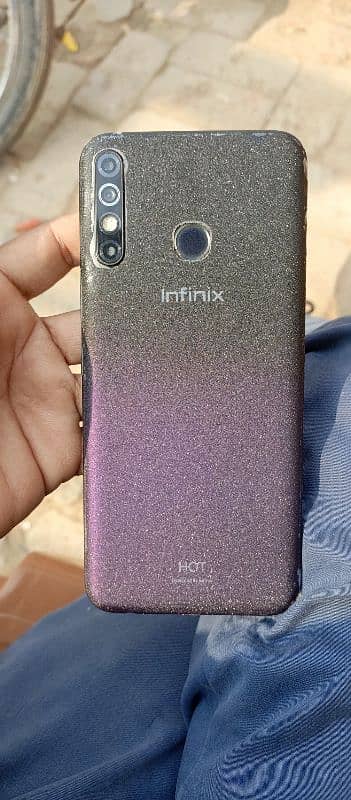 infinix hot 8 , 4 64 1