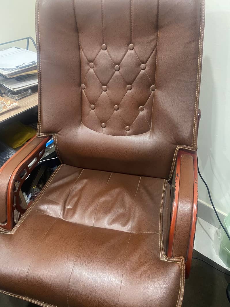 Executive office chair 0