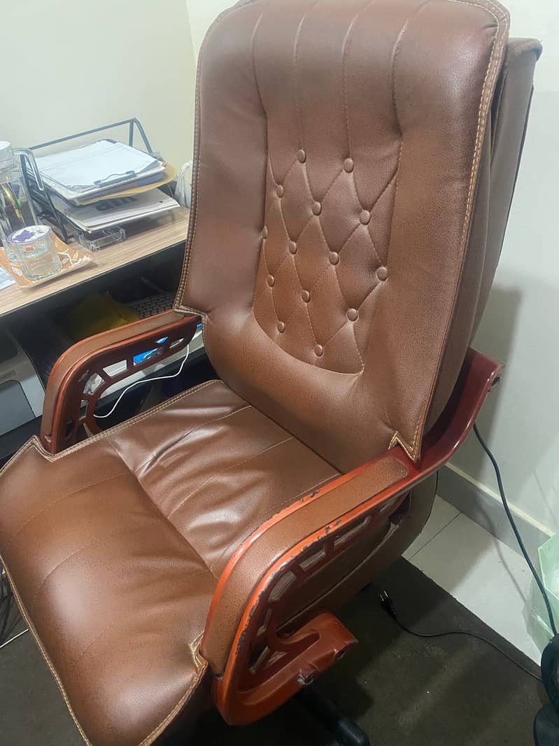 Executive office chair 1