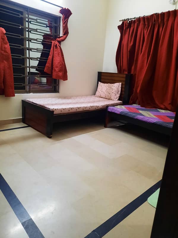 For Decent Ladies Biseater Room in G-11/3 Near to Park 0