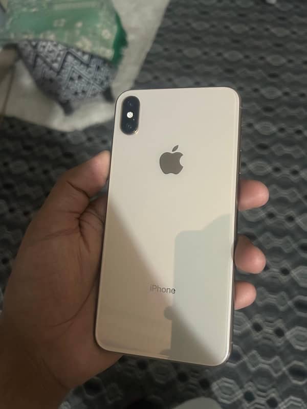 iPhone Xsmax PTA Approved All ok screen me line he sirf 4