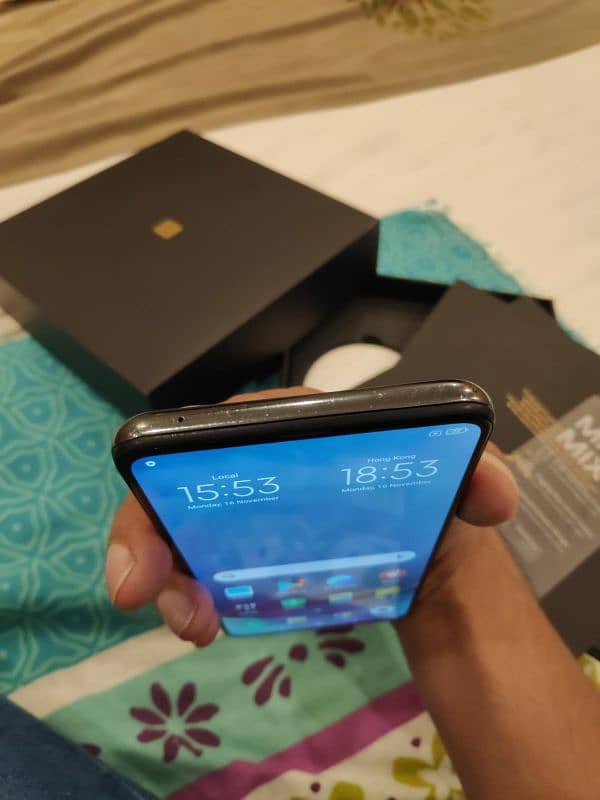 Xiaomi Mi Mix 3 (6 GB ,128GB) with box 2