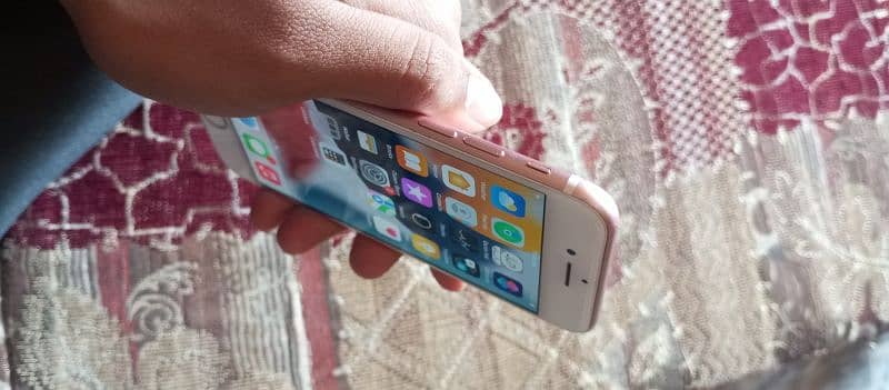 IPHONE 7 NON PTA FOR SALE 3