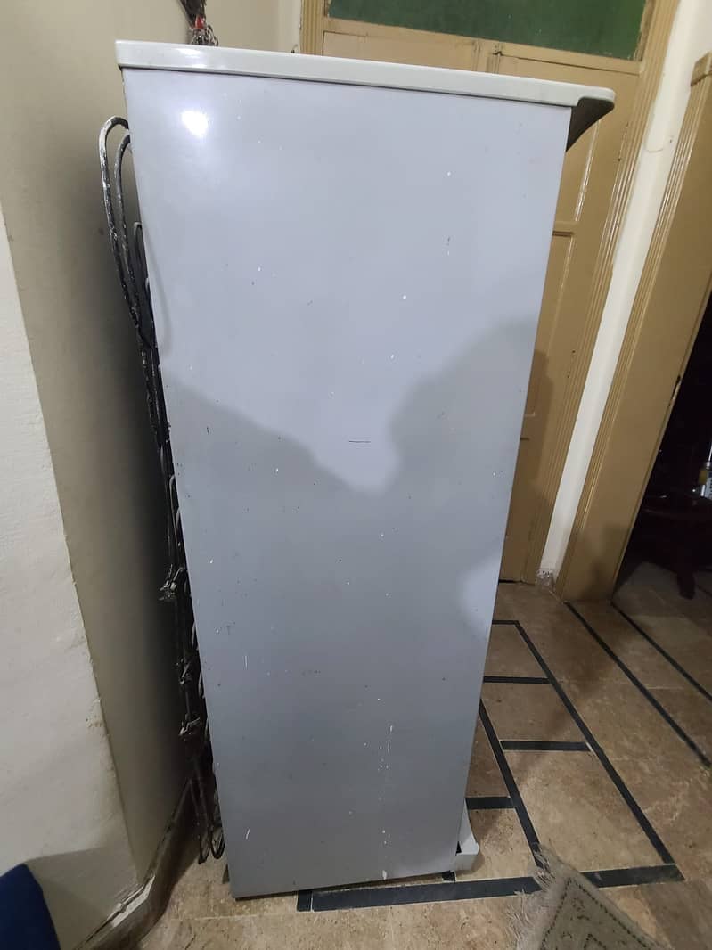 Waves Small Size Refrigerator 6