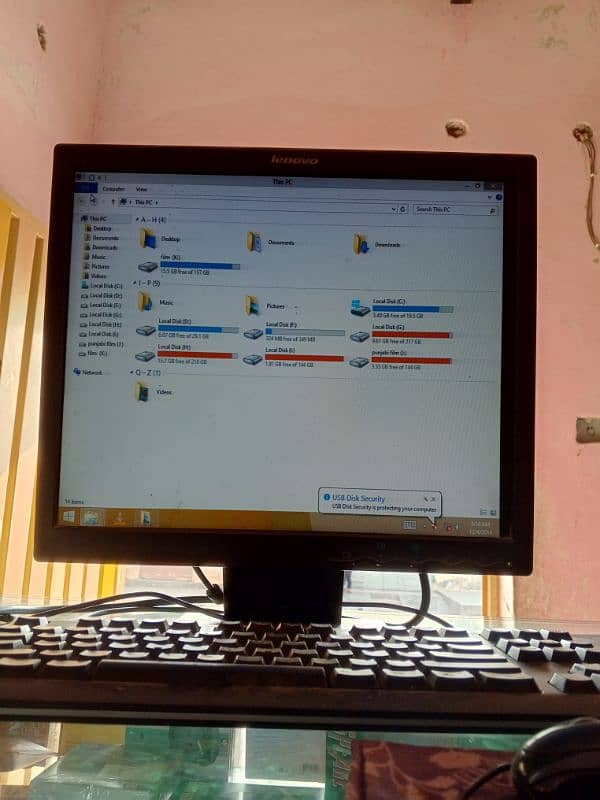 Lenovo LCD Computer k liye 2