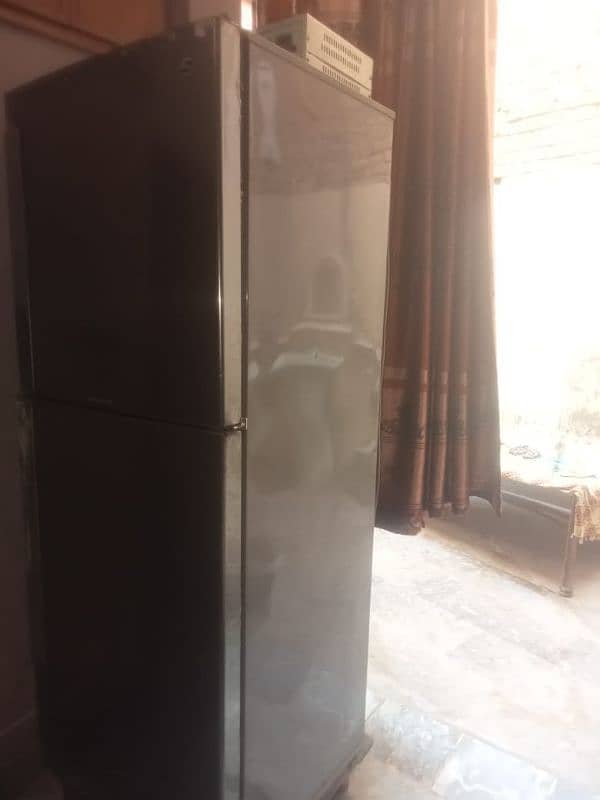 PELL full size refrigerator for sale urgently in good condition 5