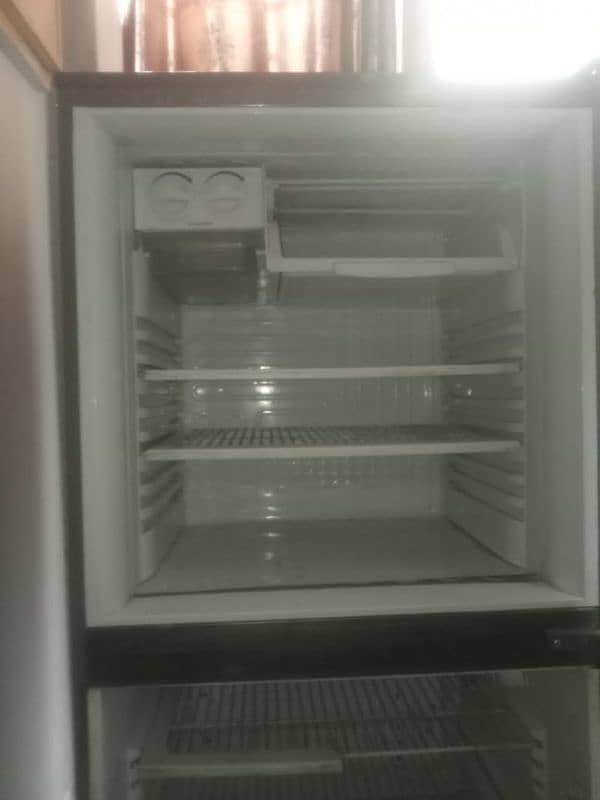 PELL full size refrigerator for sale urgently in good condition 9