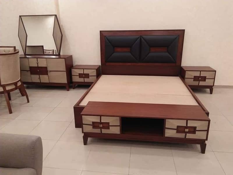 King size bed and sidetables 0