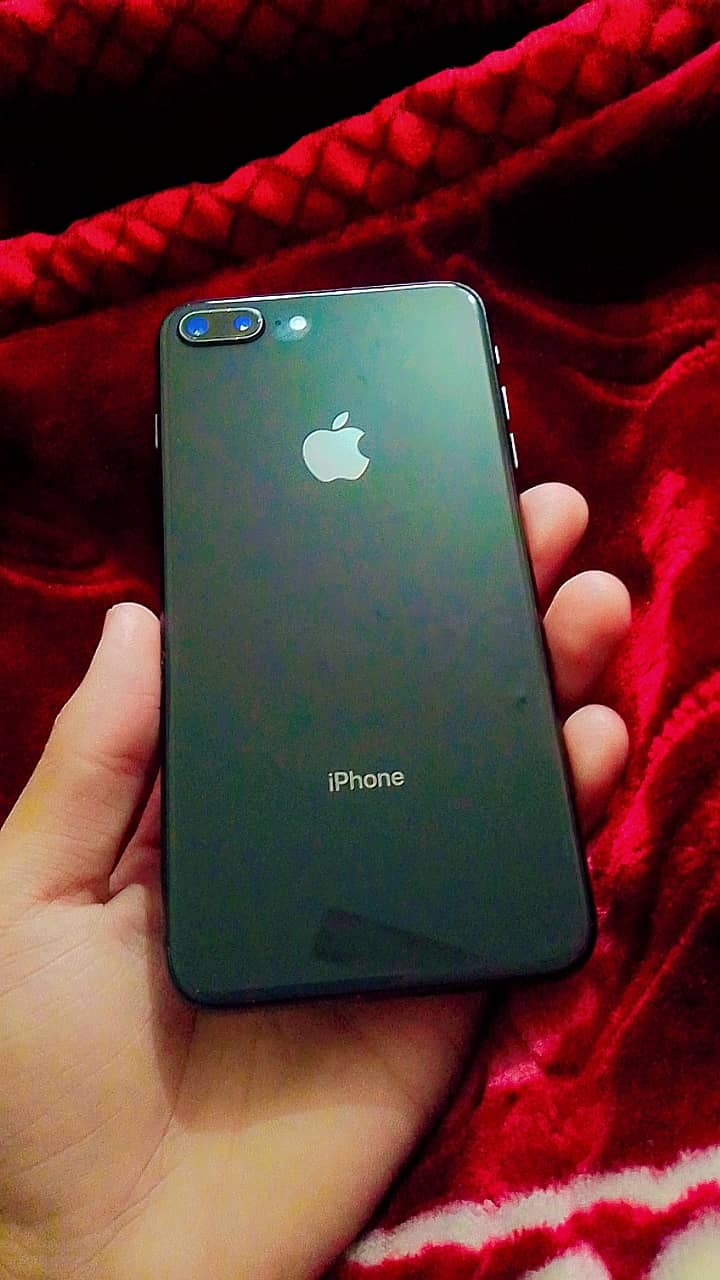 Apple iPhone 8 Plus 0