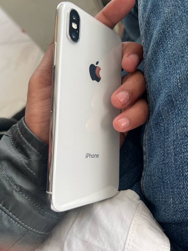 iphone X PTA approved white colour 1