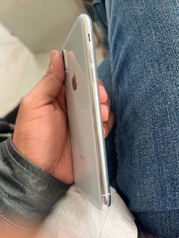 iphone X PTA approved white colour 2