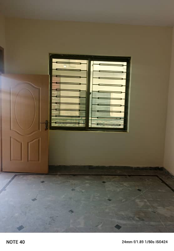 Double story house for rent in shalley valley Near miysral road rwp 3