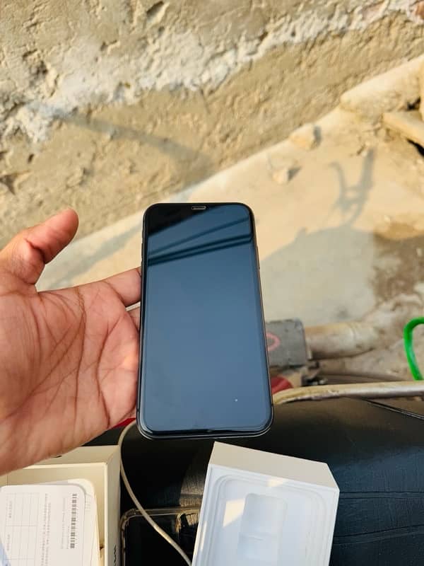 iphone 11 factory with full box 5