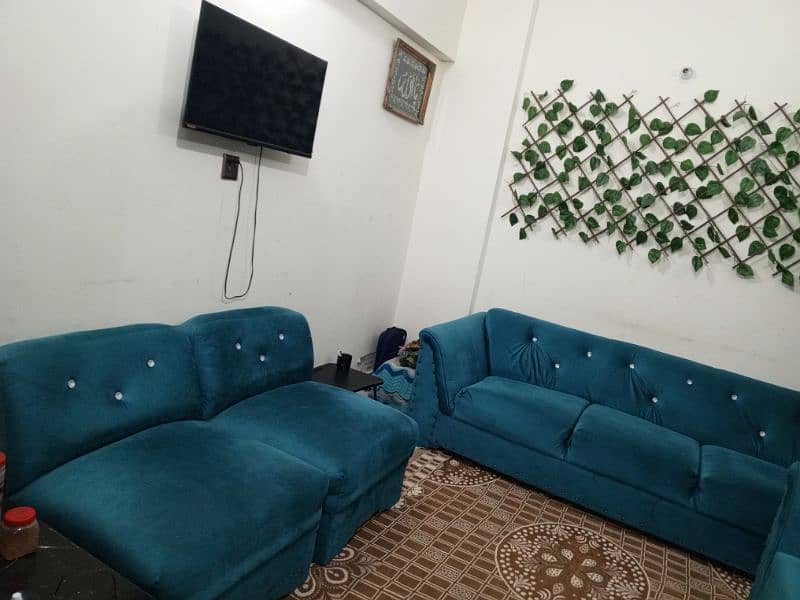 7 SEATER VELVET SOFA 3