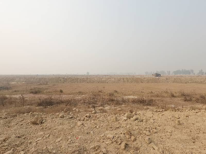 5 Marla On-Ground Plot For Sale In Block Q, LDA City Lahore Back Of 300 Feet Road 8