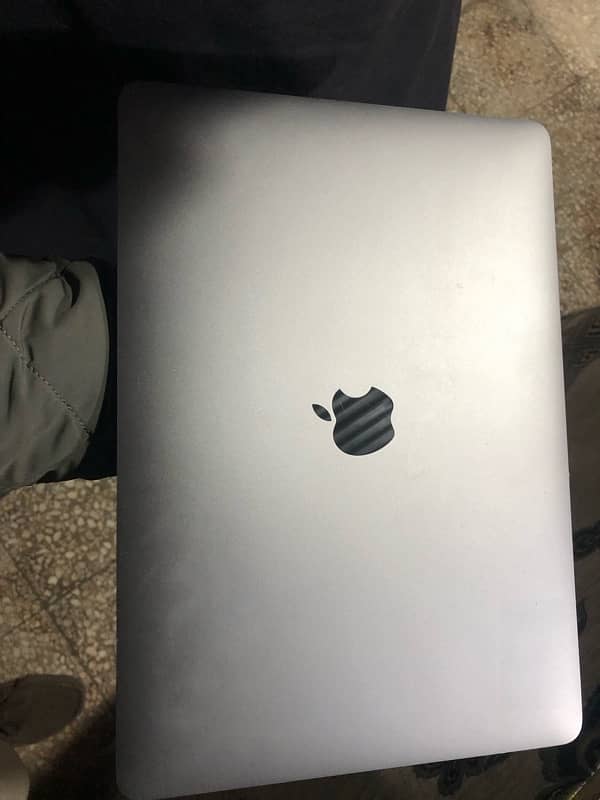 MacBook Pro i7 Touchbar (CTO) 16gb ram 0