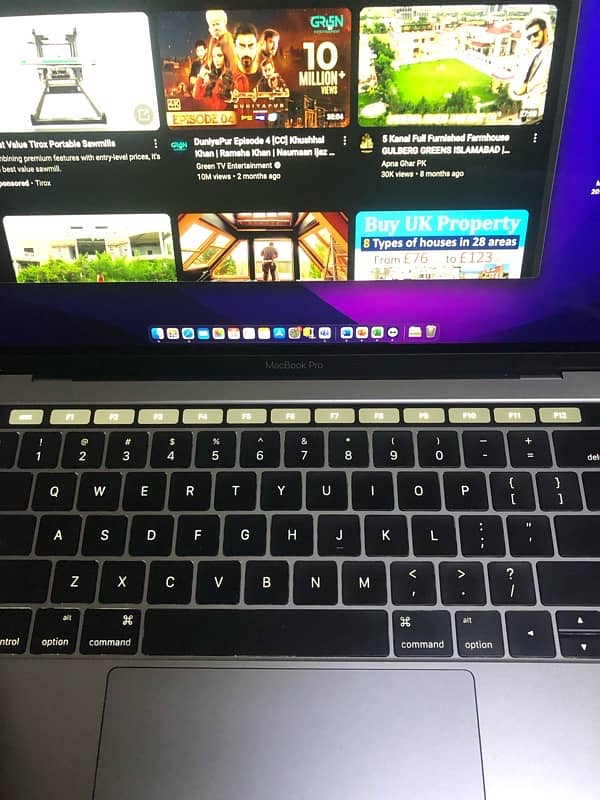 MacBook Pro i7 Touchbar (CTO) 16gb ram 6