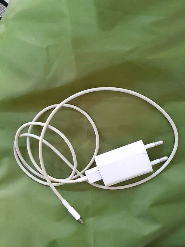 Apple AirPods 2nd generation (Original) + Iphone Charger 2