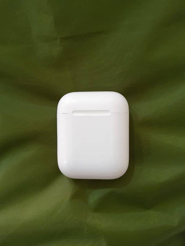 Apple AirPods 2nd generation (Original) + Iphone Charger 3