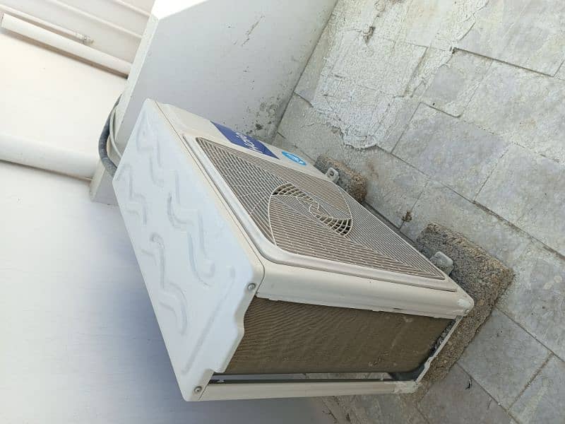 Haier 1 Ton Ac just one season used just like new 4