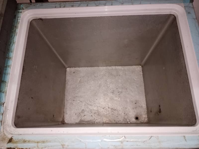 Deep freezer for sale 2