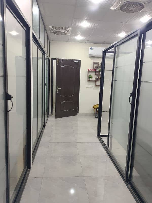 1100sqft office available for rent 4