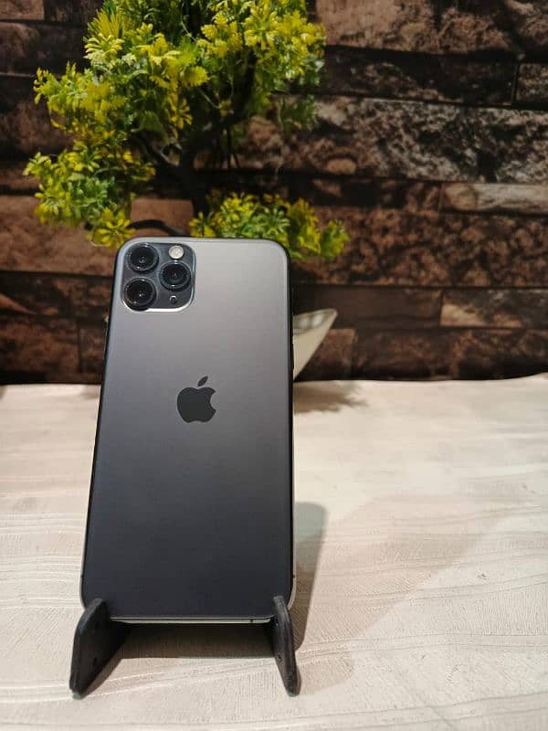 Apple iPhone 11 Pro Totally original 6