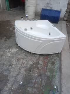 chkozi. . Bath tub