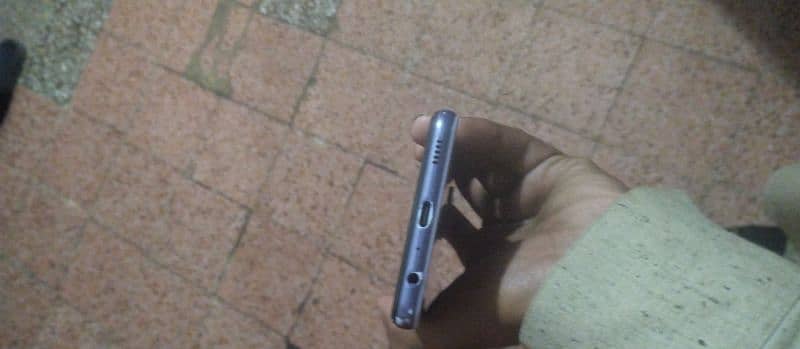 Samsung a32 mint condition camera Ka pass halke se lakeer ha 2