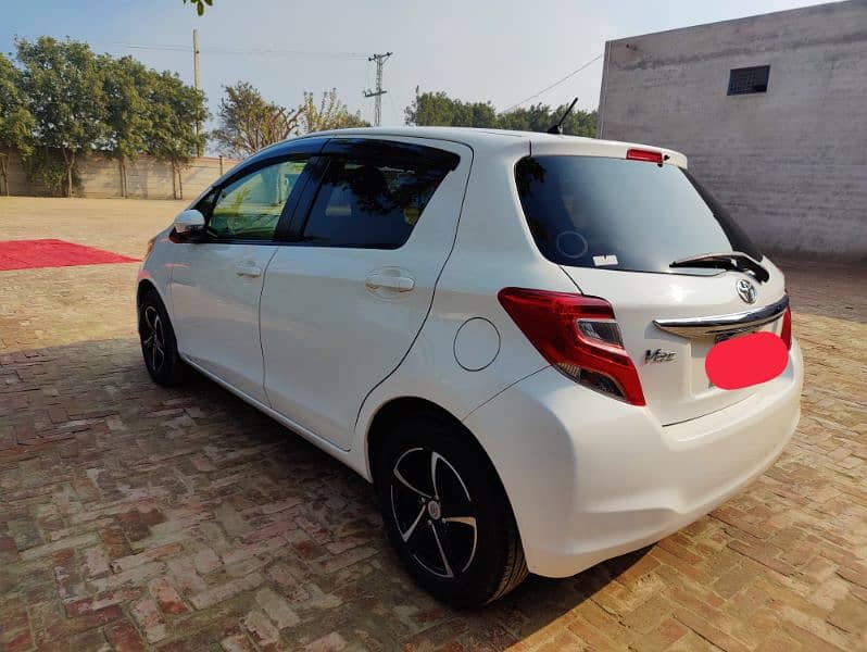 Toyota Vitz 2015 8