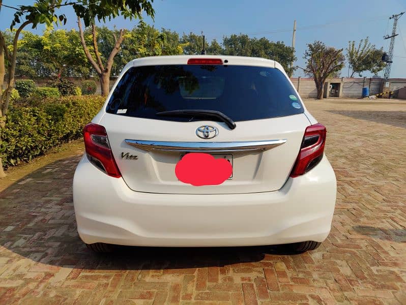 Toyota Vitz 2015 9