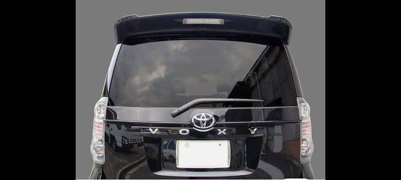 toyota voxy 4