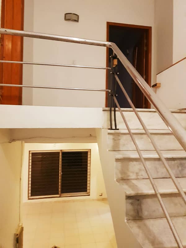 Facing Park 10 Marla Beautiful House Available For Sale in DHA Lahore 4