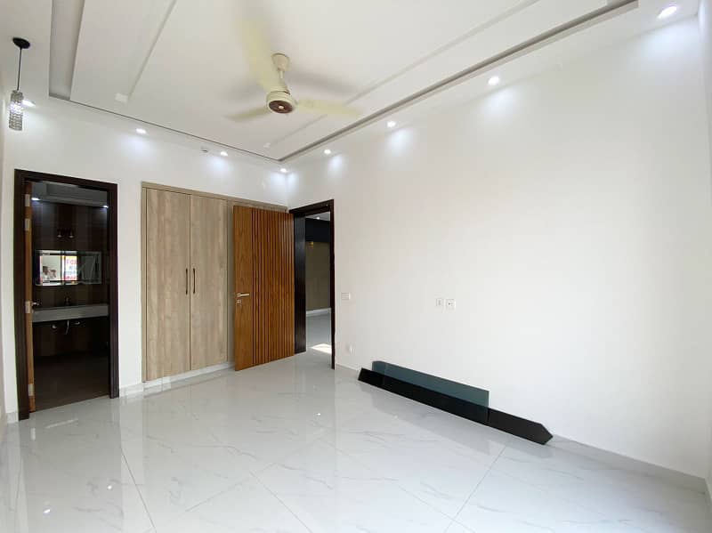 5 Marla Full House For Sale in DHA 9 Town A Block Lahore 17