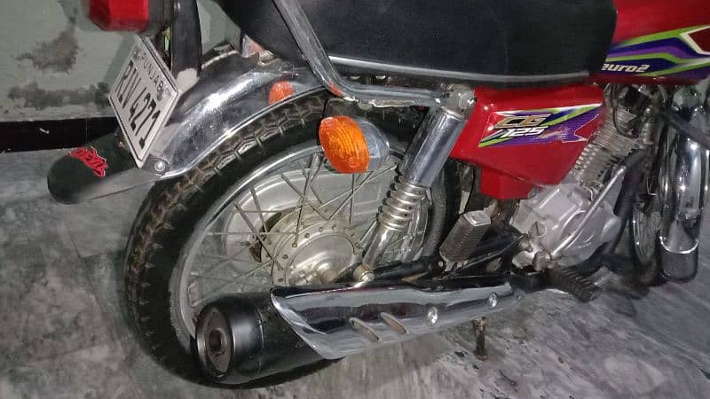 Honda 125 Rear Tyre Panther 0