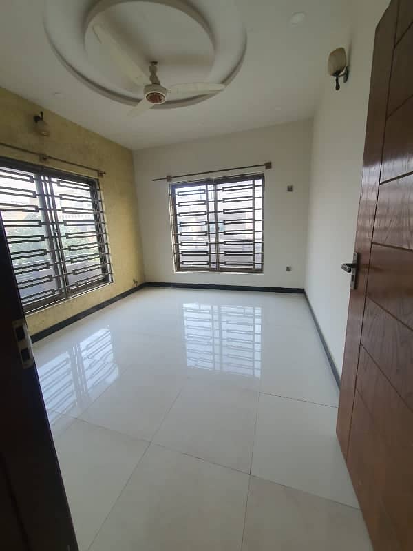 Beautiful Corner House For rent in media Town 1