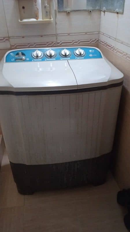 selling Lg washing machine 2